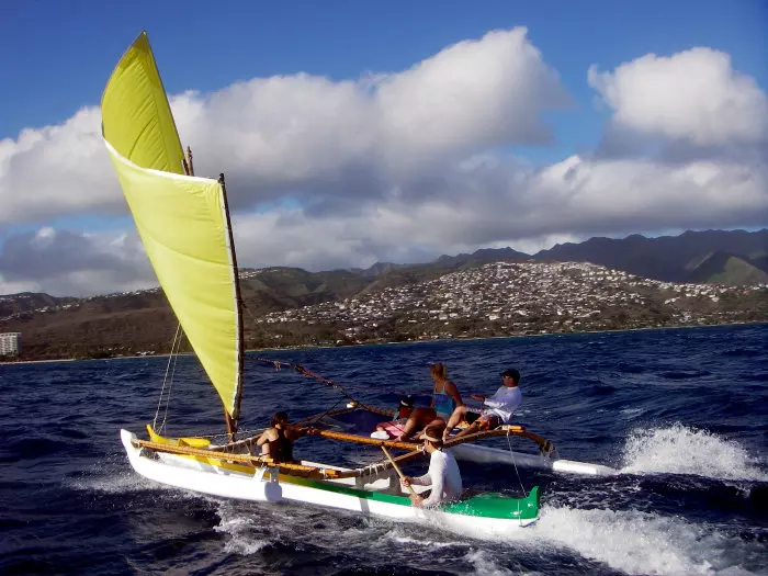 hawaiian-canoe-sailing