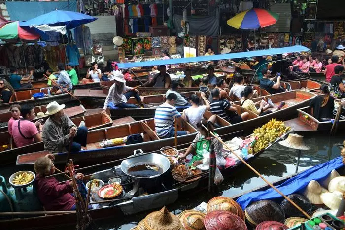 bangcock floating market
