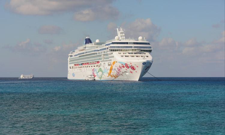 Norwegian Cruise Lines NCL Pearl moored in Grand Cayman