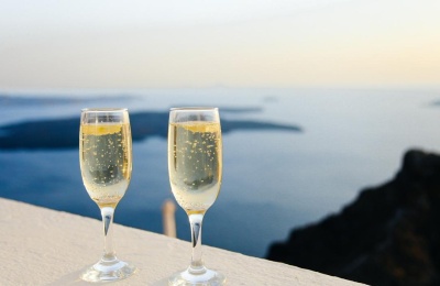 There's More Than Just Champagne When It Comes to Bubbles In Wine