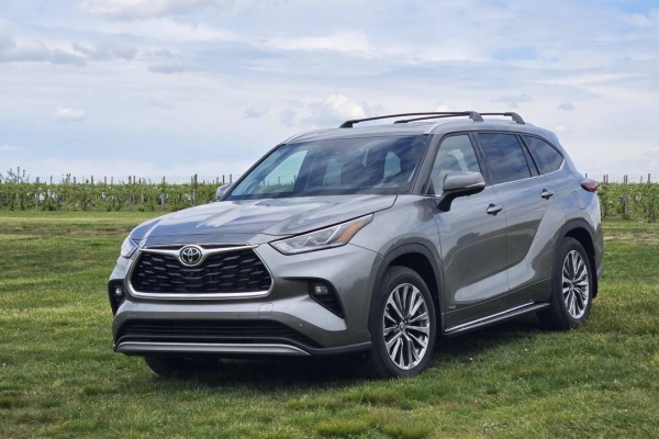 Toyota Highlander 25th Edition Hybrid: How Toyota's Family SUV Grew Up With Us