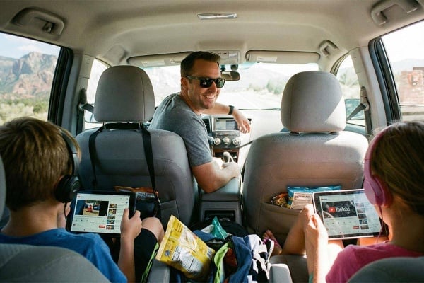How to Keep Your Kids Off Their Phones on Vacation Without Being the Bad Guy