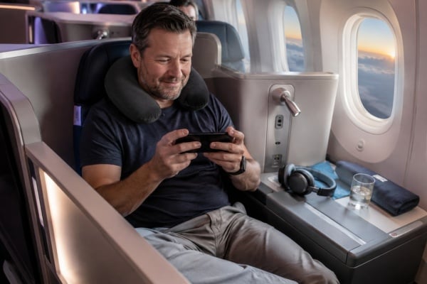 How Smart Men Maximize Downtime on a Long-Haul Flight