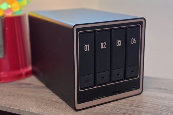 UGREEN DXP4800 GT Review: Dual 10GbE, U.2 Bays, And How It Compares To The Plus And Pro