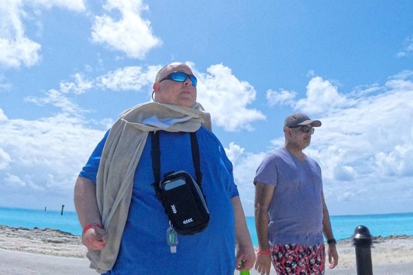 Cruise-Tested, Adventure-Approved: Our In-Depth Review of the RaveRunner Modular Travel Pack