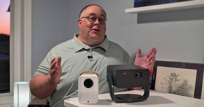 Portable Projector Showdown: Epson EF22 vs Kodak FLIK HD9 Which Is Best For Your Next Trip?