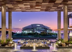 Fall Football Cities For A Guys Weekend, From Bears Games In Chicago To Saints Sundays