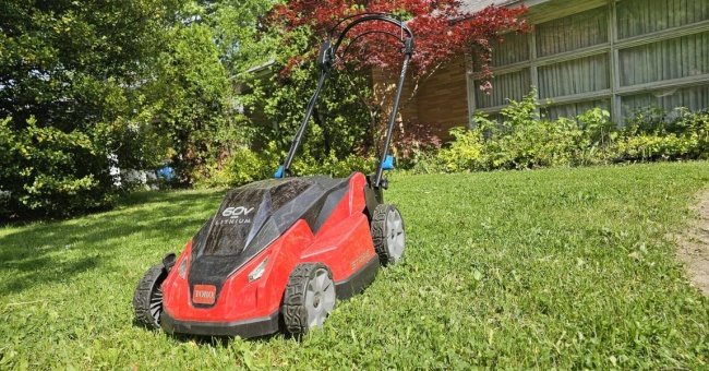 How To Mow Perfect Lawn Stripes And Make It Look Like A Ballpark