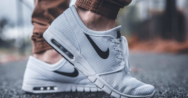 Sneakers vs. Running Shoes: Choosing the Right Athletic Shoe For Your Activity