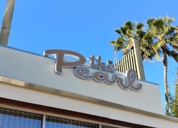 The Pearl Hotel - San Diego's Hip Retro Motel And Bar