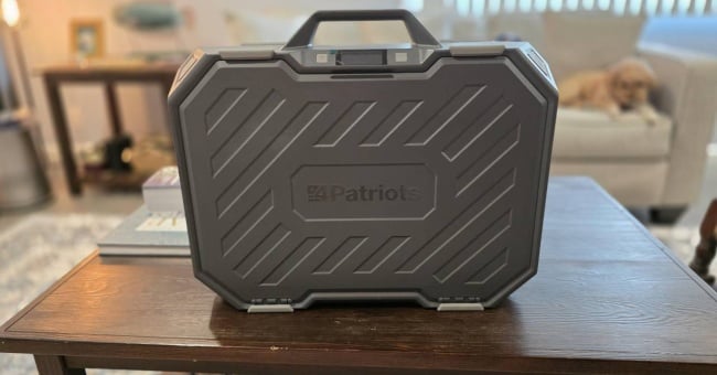 Solar-Powered Battery Backup in a Briefcase: 4Patriots AlphaCase Elite Review