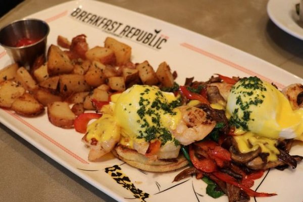 California Cuisine and Cocktails at Breakfast Republic San Diego