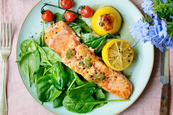 Man's Ocean Playbook Of Nutritional Seafood: Salmon, Oysters, Sardines & Shellfish Compared