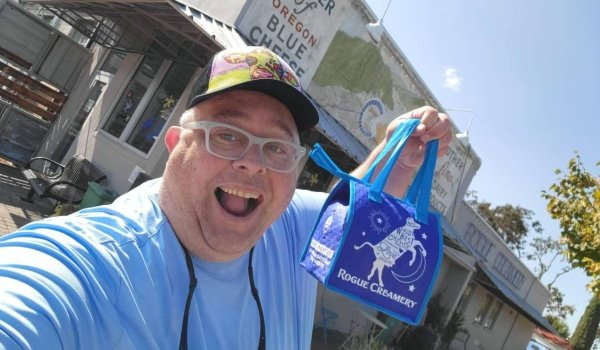Tips For Men To Help Master the Art of Vacation Selfies