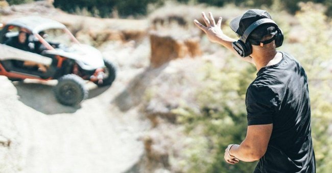 Packtalk Edgephones Enable Seamless Off Road Communication For Riders, Drivers and Spotters