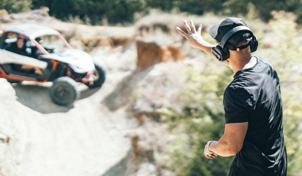 Packtalk Edgephones Enable Seamless Off Road Communication For Riders, Drivers and Spotters