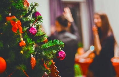 Ways You Can Stick To Your Budget During The Holidays