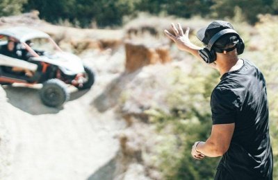 Packtalk Edgephones Enable Seamless Off Road Communication For Riders, Drivers and Spotters