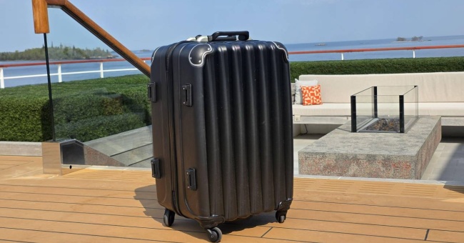 VinGuardeValise Grande Wine Suitcase Review: The Ultimate Travel Companion for Wine Enthusiasts