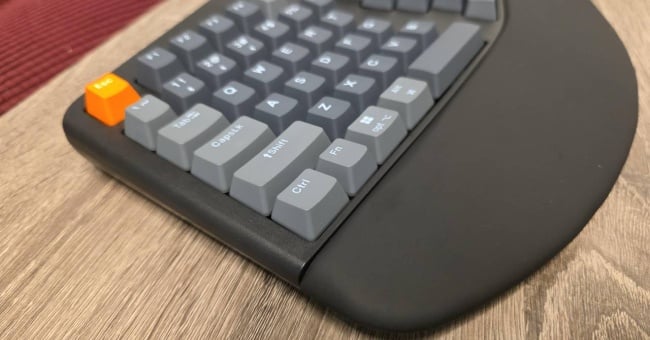 Adesso EasyTouch 1500 Ergonomic Keyboard Review: Professional Productivity Meets Premium Gaming Construction