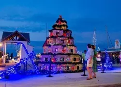 Winter Holiday Road Trips: America's Most Spectacular Seasonal Celebrations