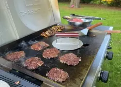 I Mastered the Art and Science of Restaurant Perfect Smashburgers For Home Cooks