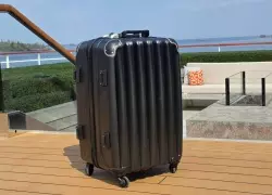 VinGardeValise Grande Wine Suitcase Review: The Ultimate Travel Companion for Wine Lovers