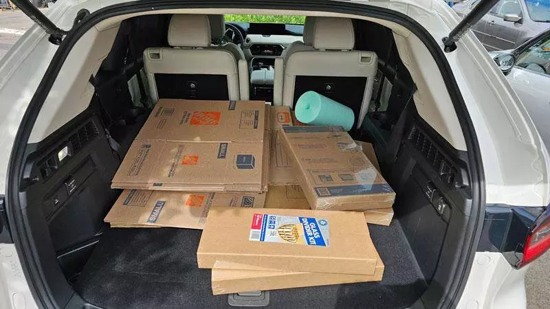 cx 90 cargo space second row