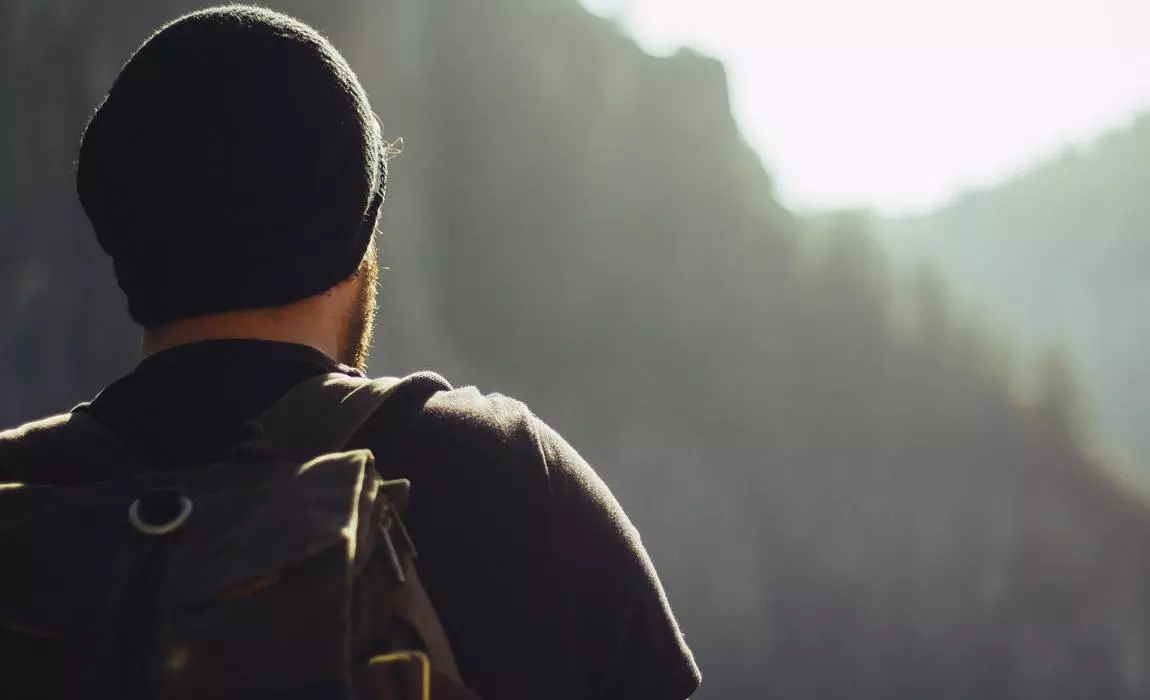 solo travel advice for men