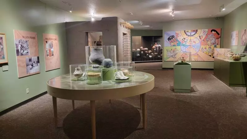 pueblo cultural center indigineous history museum