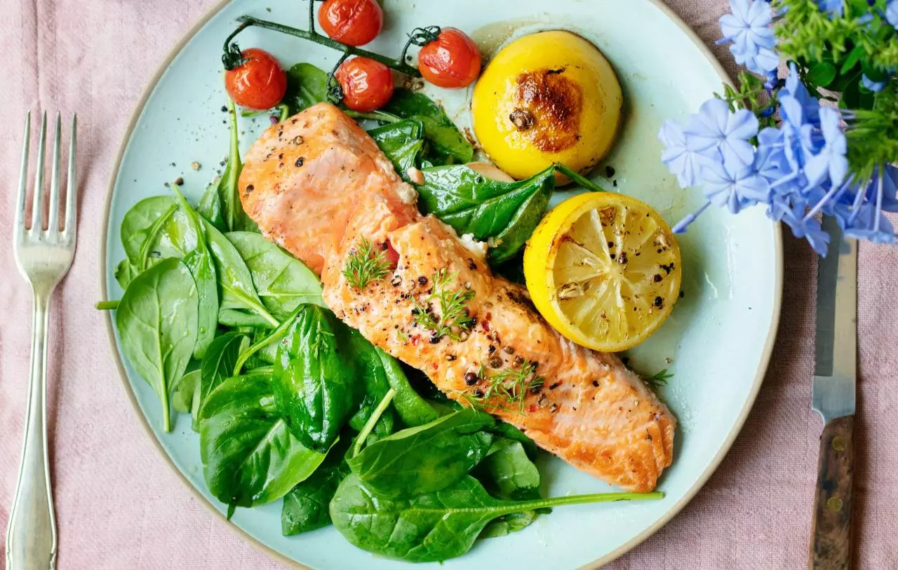salmon is one of the best healthy seafood for men complete meal