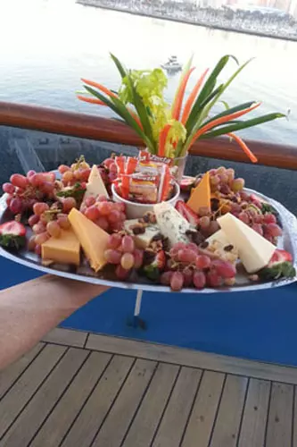 cheese tray from room service 20140112 1703646237