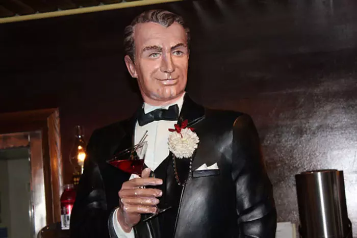 frank sinatra statue in casino 20140112 1377204627