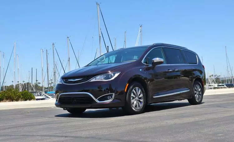 2019 chrysler pacifica plugin hybrid road trip