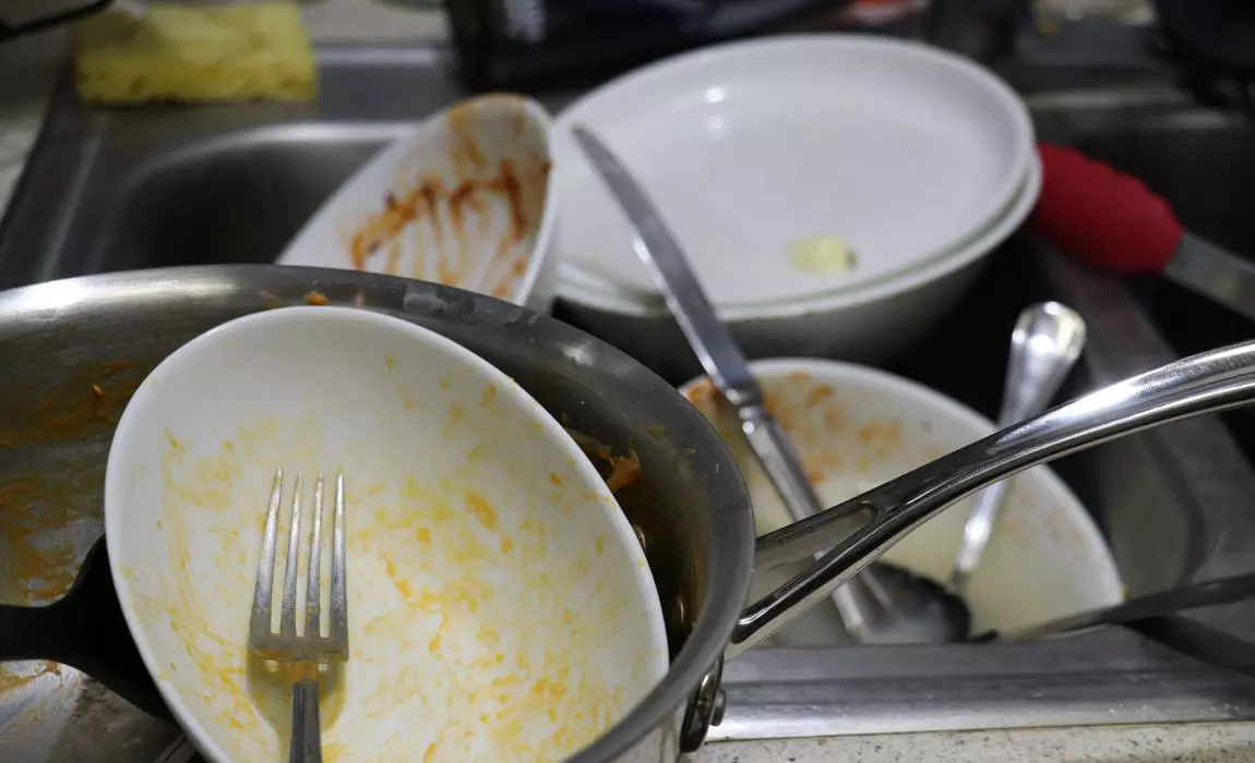 How to Wash Dishes Like a Man