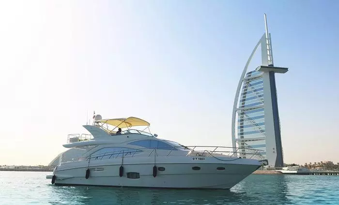 luxury yacht burj al arab dubai