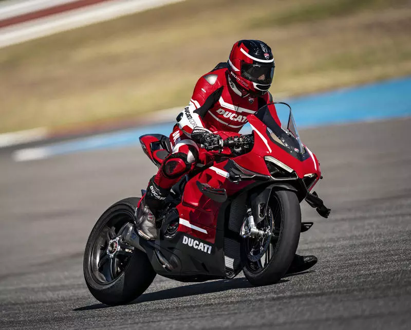 ducati superleggera v4 on track 2