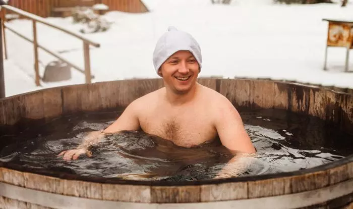winter bathing hot tub in latvia