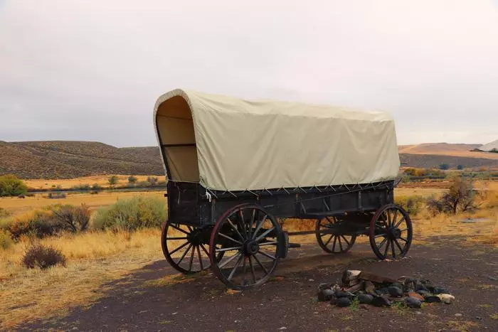 oregon trail wagon
