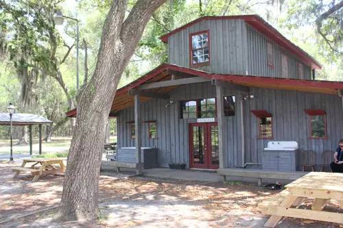 outside-tasting-room