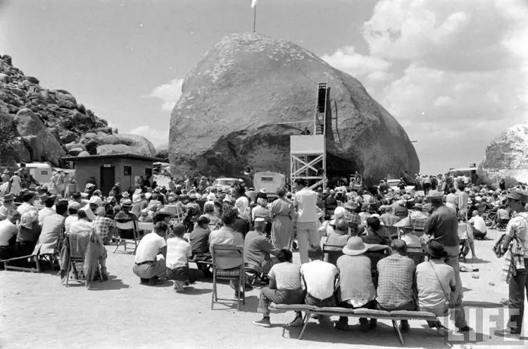 flying saucer conventions at giant rock landers california