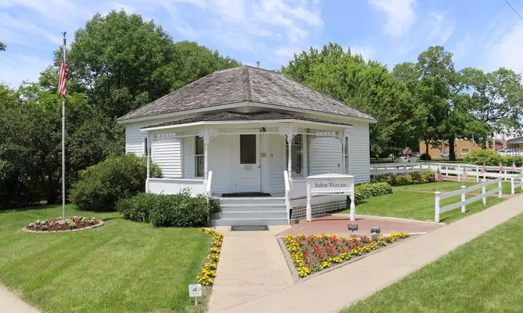 john wayne birthplace house