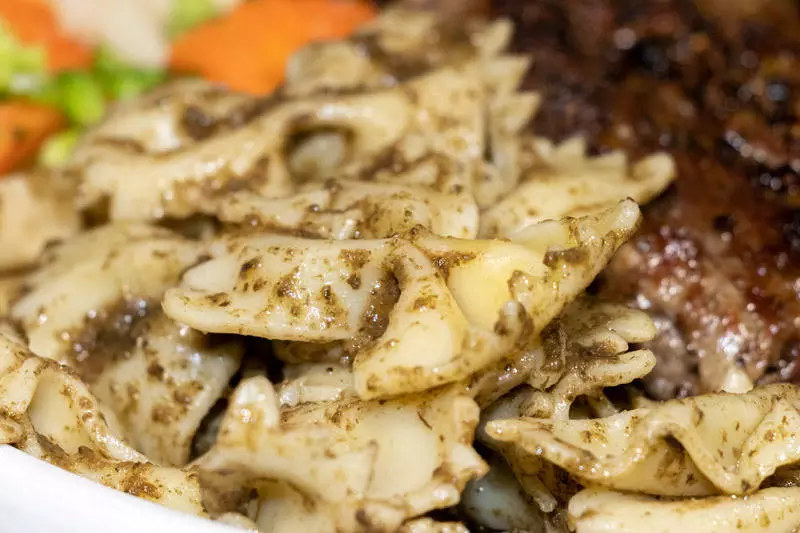 jar goods sauce pesto