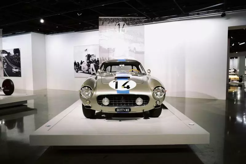 petersen automotive museum wilshire boulevard los angeles