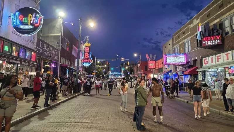Beal Street in Memphis nightlife