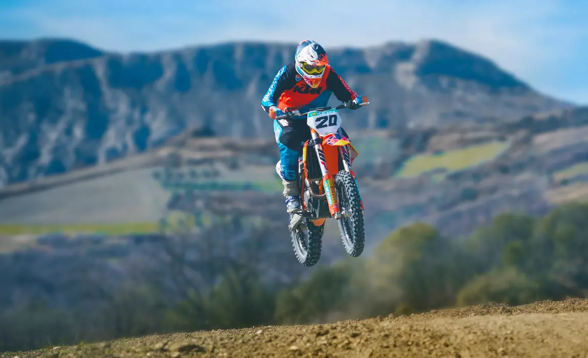 Beginner tips for riding motocross