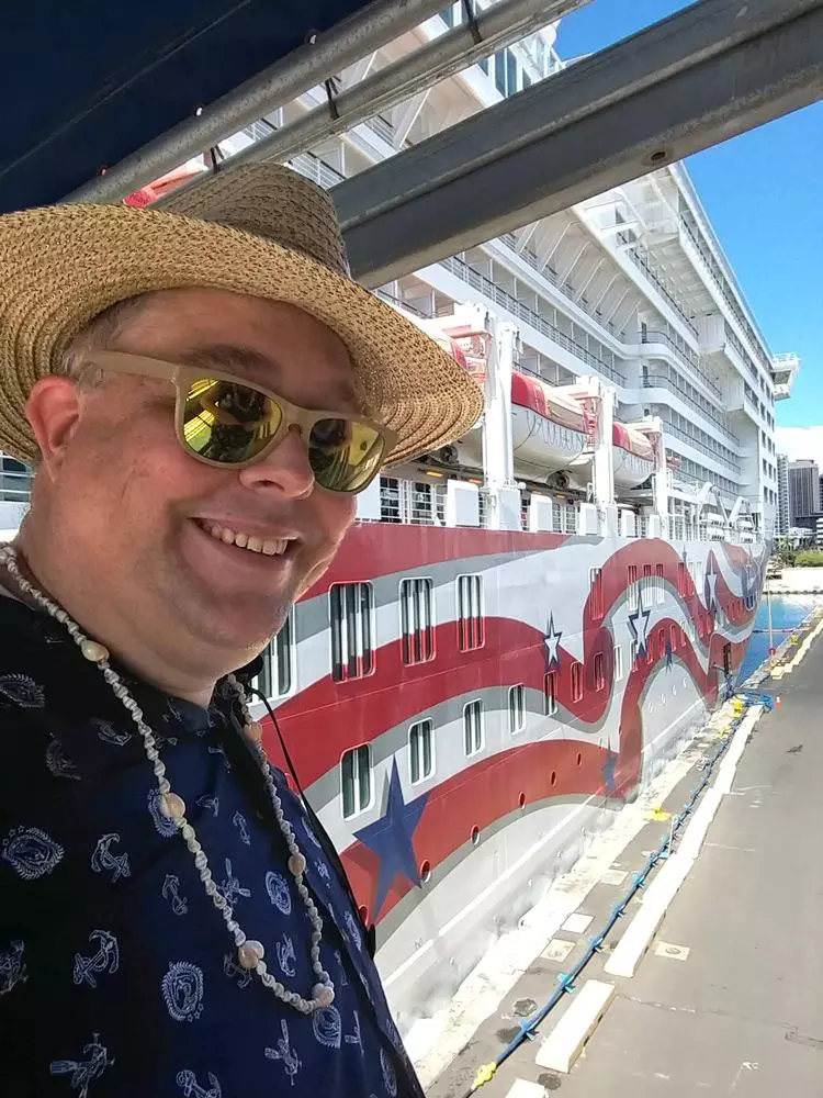 james boarding pride of america cruise ship in honolulu