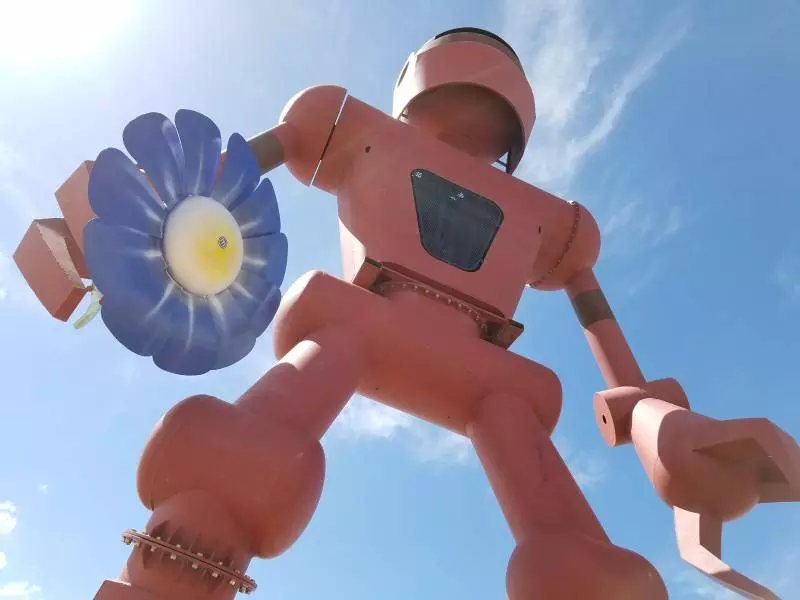 giant robot at meow wolf museum