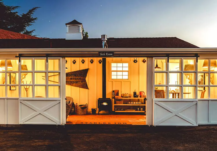 stables inn tack room dusk