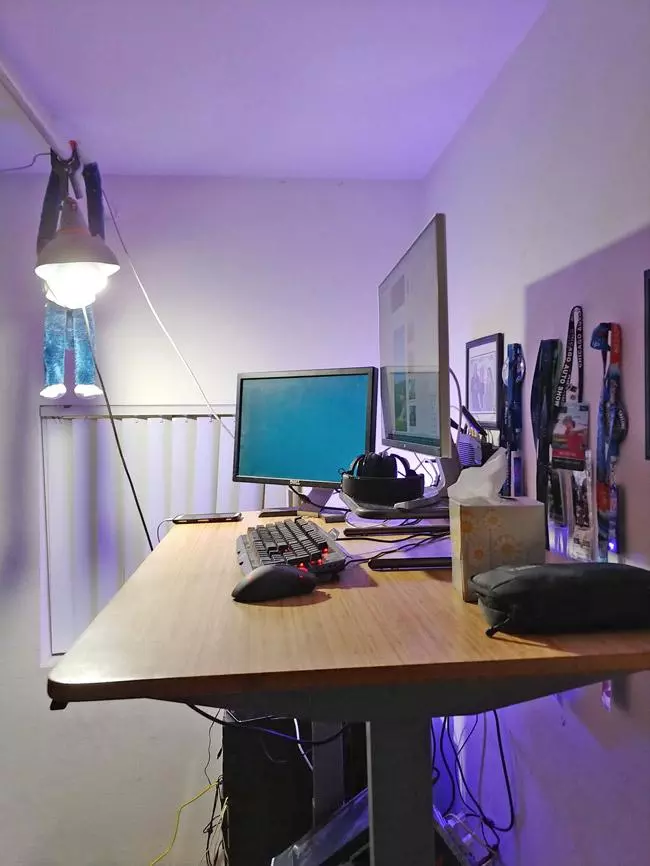 autonomous standing desk